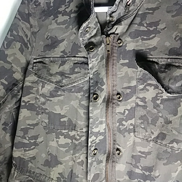 Camouflage Jacket - Picture 4 of 7